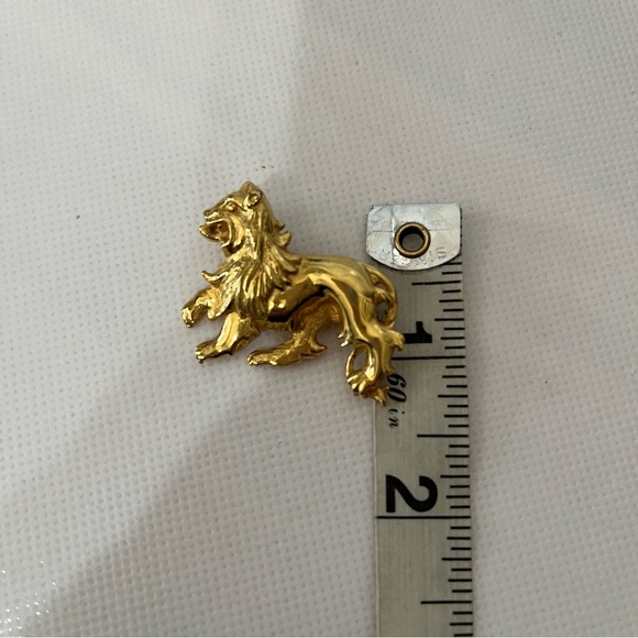 Vintage Da Vinci Gold Tone Lion Brooch - Picture 5 of 5